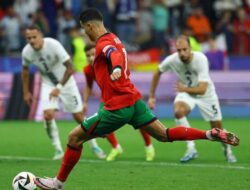 MU Dituding Tak Hormati Ronaldo Usai Gagal Tendangan penalti