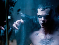 Sinopsis The Crow, Bill Skarsgard Bangkit Balas Dendam Kematian Pacar