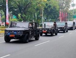 Pindad Maung Dipakai untuk Membawa Bendera Pusaka