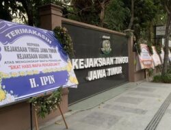 Kejati Jatim Bencana Banjir Karangan Bunga Usai Tangkap Hakim Pembebas Tannur