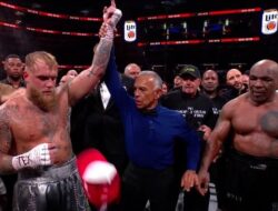 Highlights Mike Tyson Tak Berdaya Lawan Jake Paul