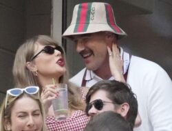 Taylor Swift Dapat Banyak Hadiah dari Travis Kelce Saat Ultah