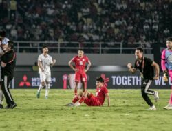 Cahya Terduduk, Dony Tri Menangis