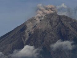 Sebanyaknya Pendaki Diduga Naik Gunung Semeru Secara Ilegal