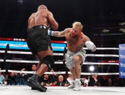 Duel Mike Tyson vs Jake Paul Buat Legenda UFC Ingin Muntah