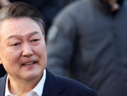 Yoon di Sidang Perdana usai Dimakzulkan: Darurat Militer Bukan Kudeta