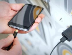 Ngecas HP di Stopkontak Umum Jepang, Turis China Dituding Curi Listrik