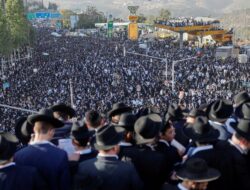 Ogah Sangat dianjurkan Militer, Puluhan Ribu Umat Yahudi Ortodoks Unjuk Rasa Netanyahu