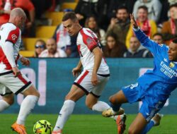 Gagal Menang, Madrid Beri Celah ke Barcelona