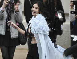 Aksi Jennie BLACKPINK Meniup Lilin Ulang Tahun Dikritik Netizen
