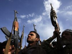 Houthi Lancarkan Serangan Besar-Besaran ke Saudi