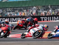 Veda Ega Pratama Raih Skor Penting di Moto3 Inggris 2026, Dipuji Bos Honda Team Asia
