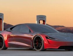 Tesla Roadster Baru Akan segera Diungkap Bulan Depan, Benarkan Bisa Melayang?
