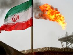 1 Mata Uang Amerika AS Setara 2,5 Juta Rial